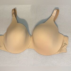 SPANX Nude Seamless Bra size 44D NWOT.